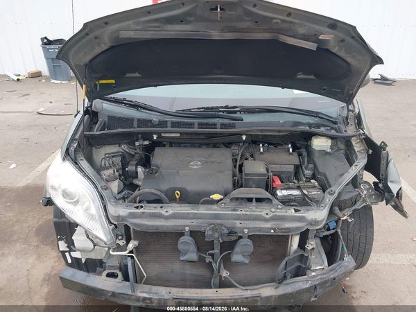 2013 TOYOTA SIENNA LE V6 8 PASSENGER — I10