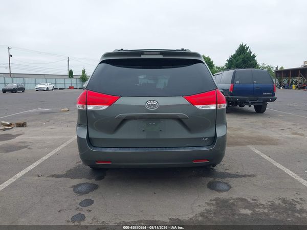 2013 TOYOTA SIENNA LE V6 8 PASSENGER — I119