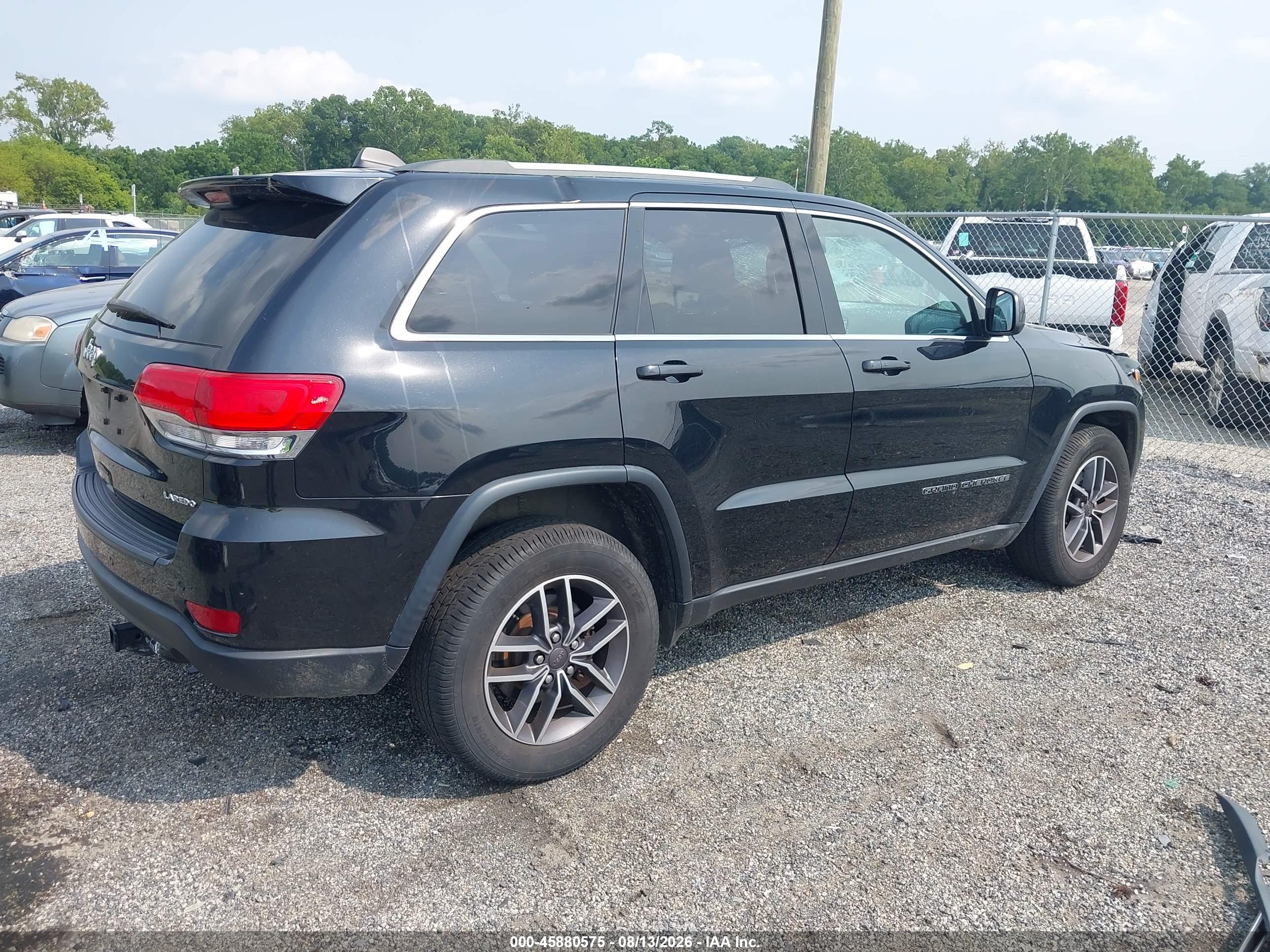2019 JEEP GRAND CHEROKEE LAREDO E 4X4