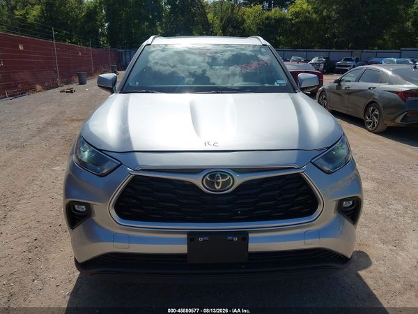 2022 TOYOTA HIGHLANDER XLE