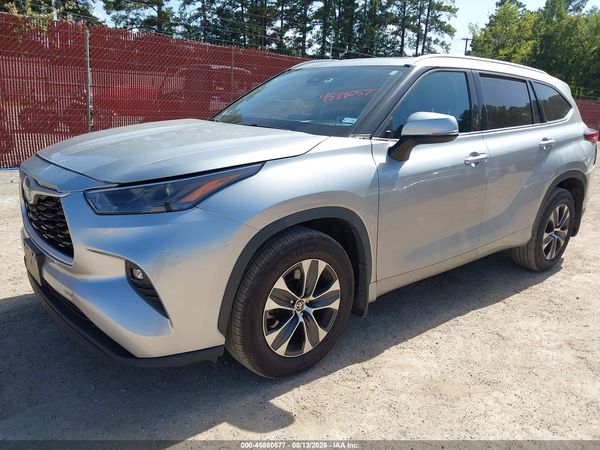 2022 TOYOTA HIGHLANDER XLE