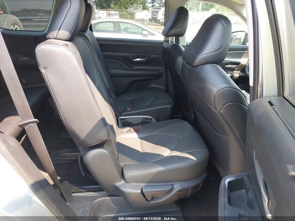 2025 TOYOTA GRAND HIGHLANDER XLE