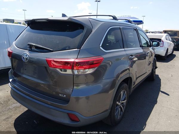 2018 TOYOTA HIGHLANDER XLE