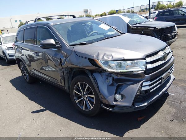 2018 TOYOTA HIGHLANDER XLE