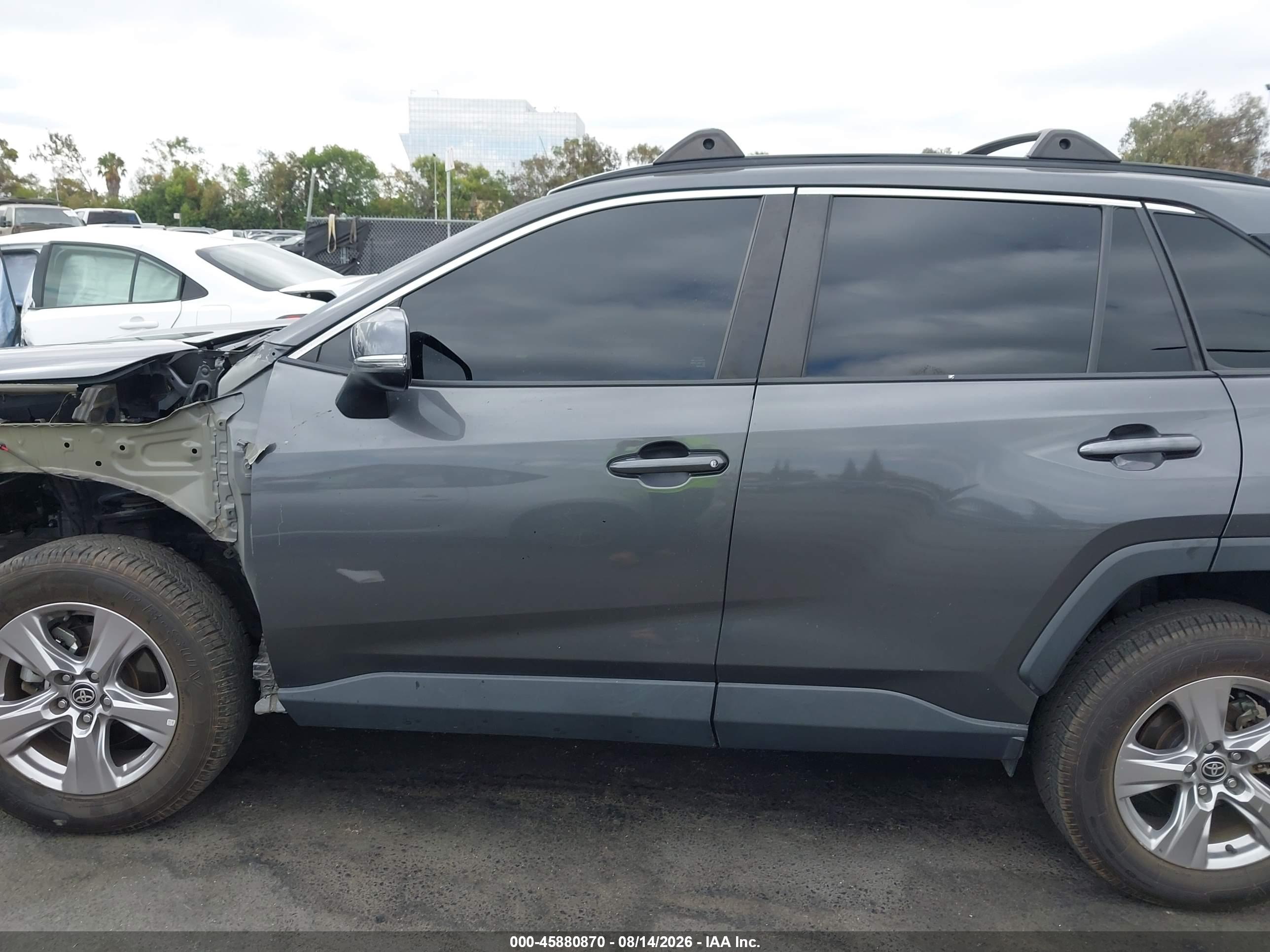 2023 TOYOTA RAV4 XLE
