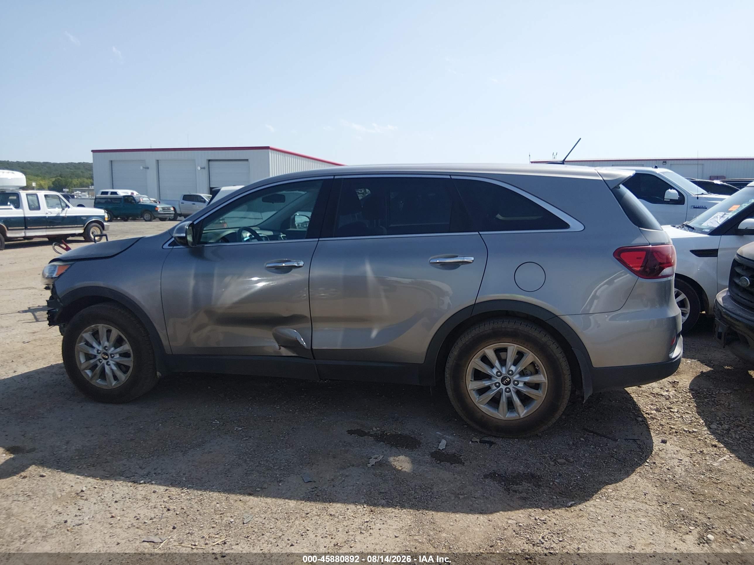 2019 KIA SORENTO 2.4L LX