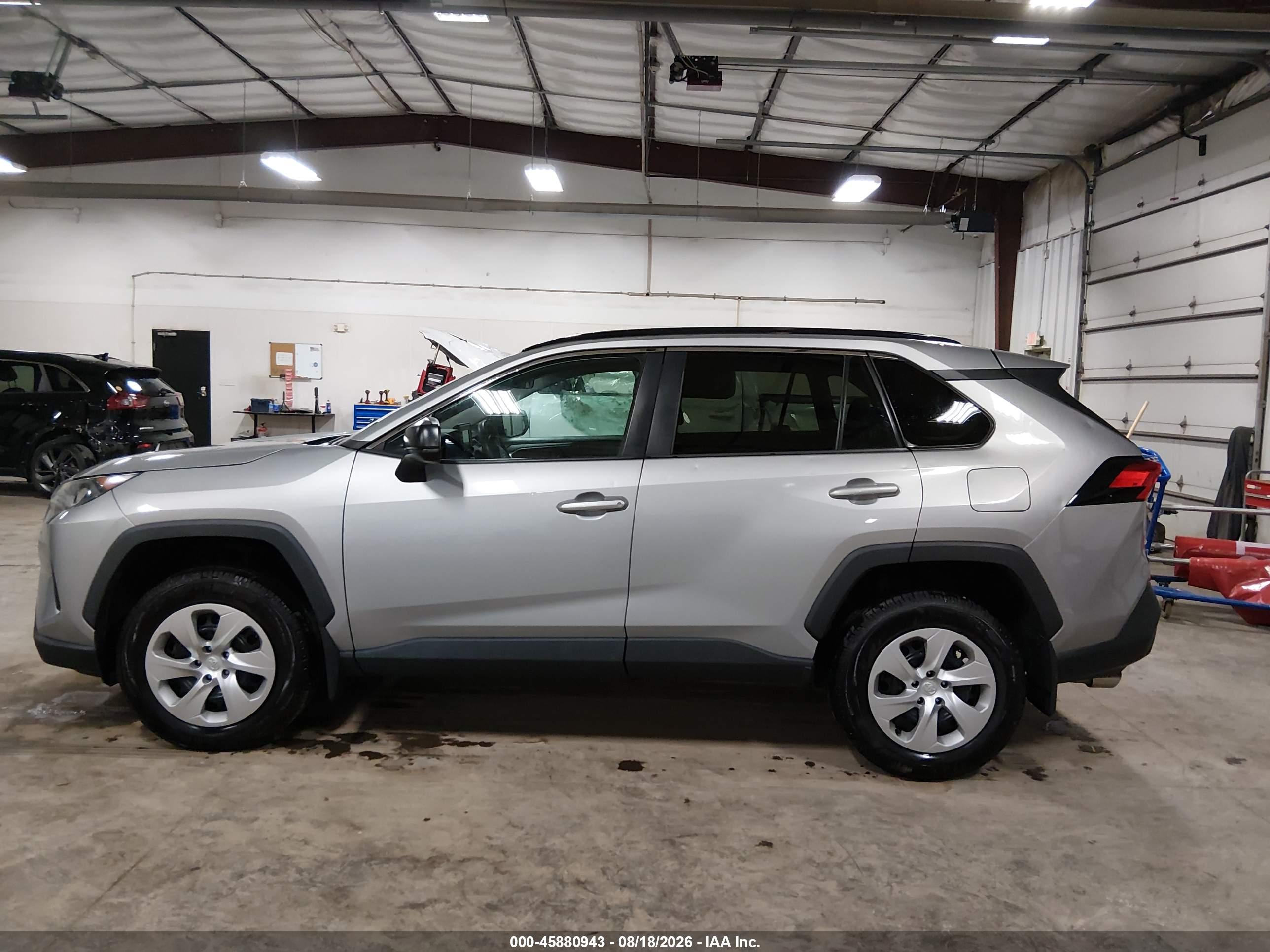 2019 TOYOTA RAV4 LE
