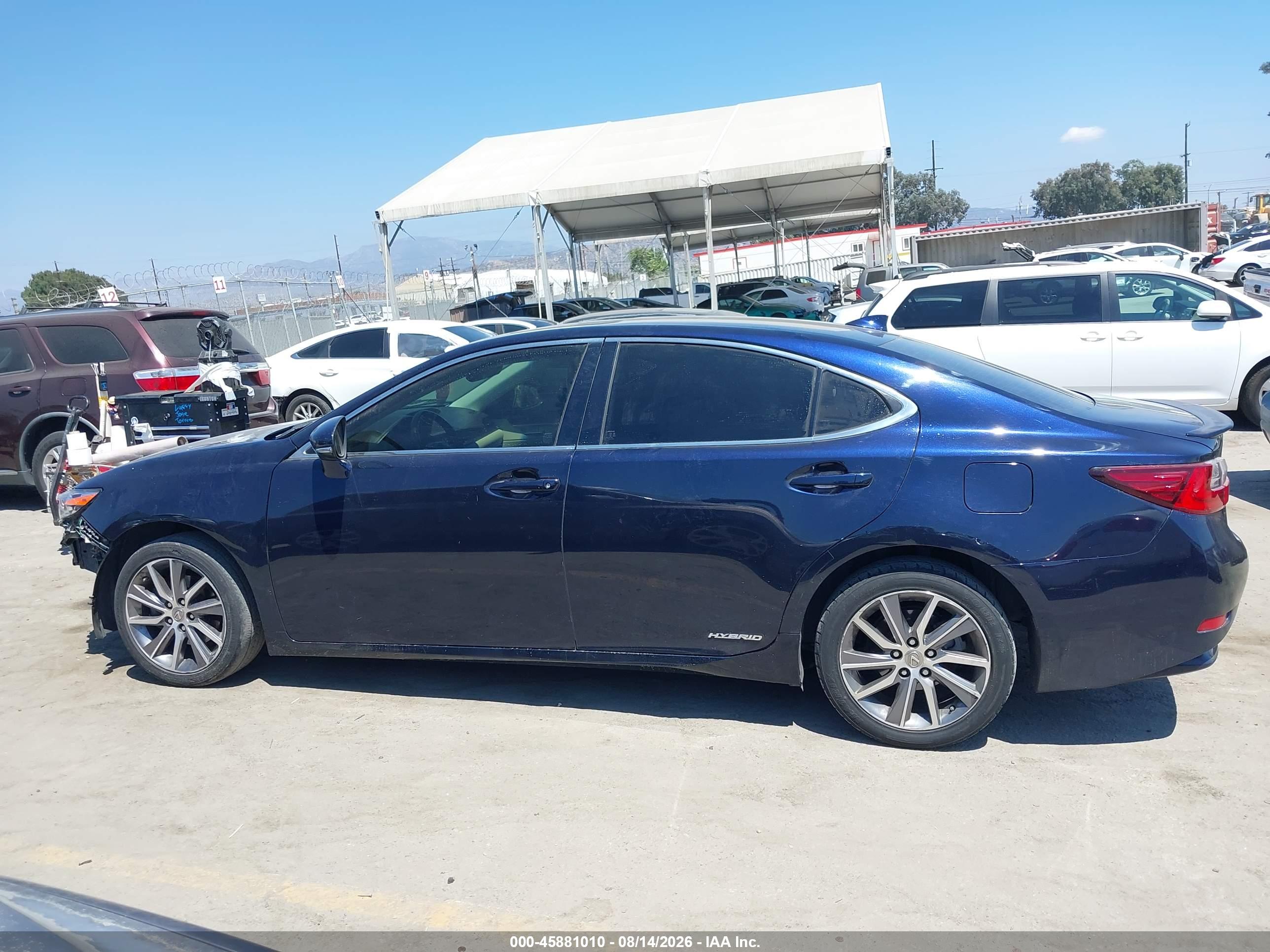2016 LEXUS ES 300H