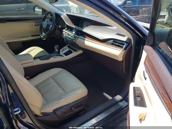 2016 LEXUS ES 300H