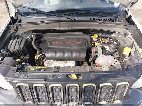 2016 JEEP RENEGADE LATITUDE — I10