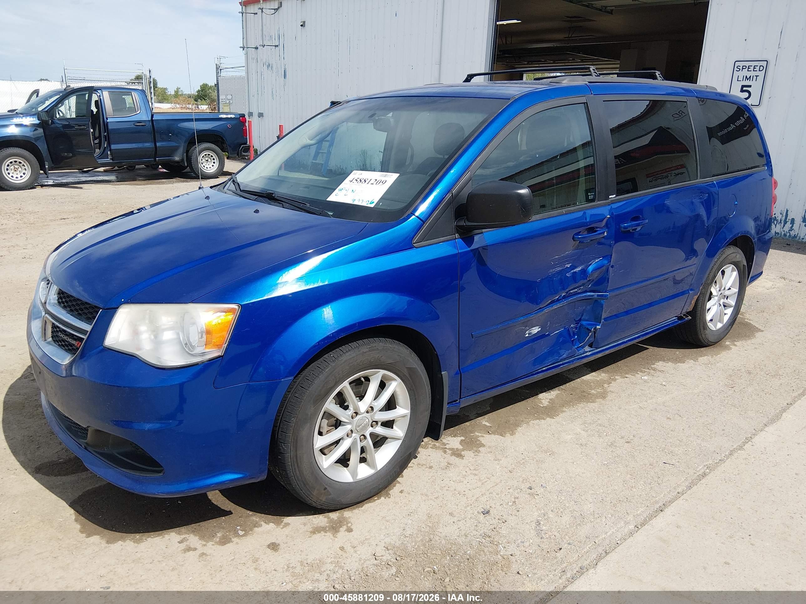 2013 DODGE GRAND CARAVAN SE/SXT — I2