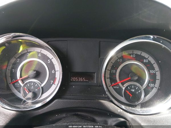 2013 DODGE GRAND CARAVAN SE/SXT — I7