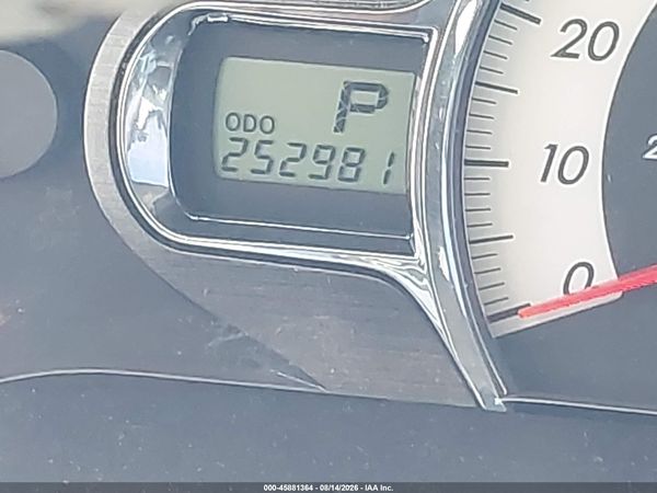 2013 TOYOTA SIENNA SE 8 PASSENGER