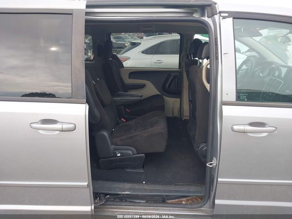 2013 DODGE GRAND CARAVAN SXT — I8
