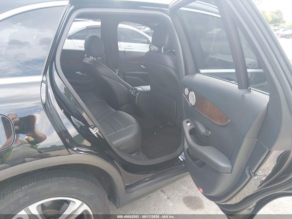 2017 MERCEDES-BENZ GLC 300 4MATIC