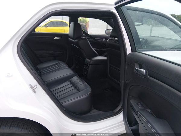 2014 CHRYSLER 300 300S — I8
