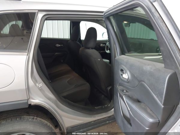 2019 JEEP CHEROKEE LATITUDE 4X4 — I8