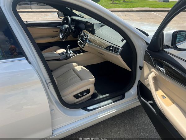 2020 BMW 530I