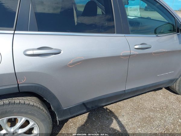2019 JEEP CHEROKEE LATITUDE 4X4