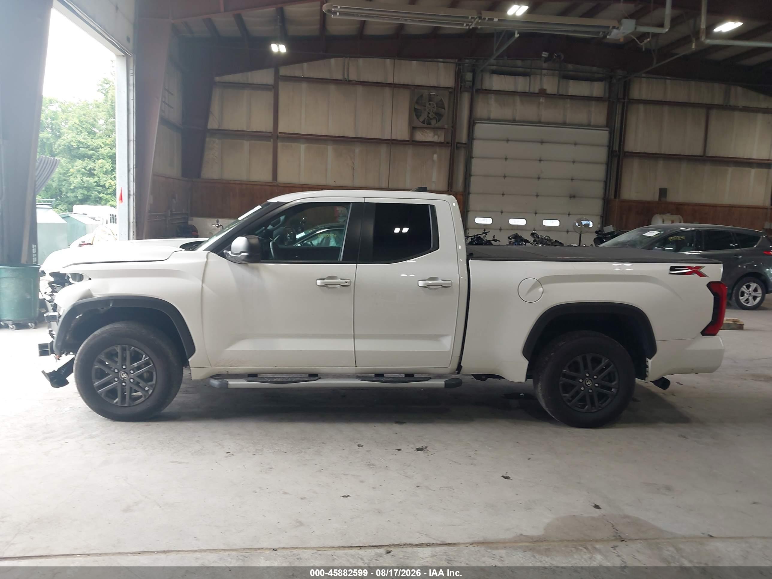 2025 TOYOTA TUNDRA SR5