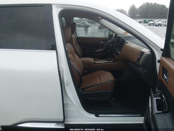 2024 NISSAN PATHFINDER PLATINUM FWD — I5