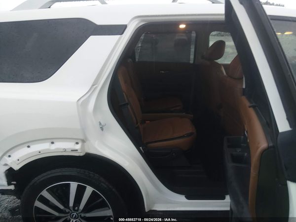 2024 NISSAN PATHFINDER PLATINUM FWD — I8
