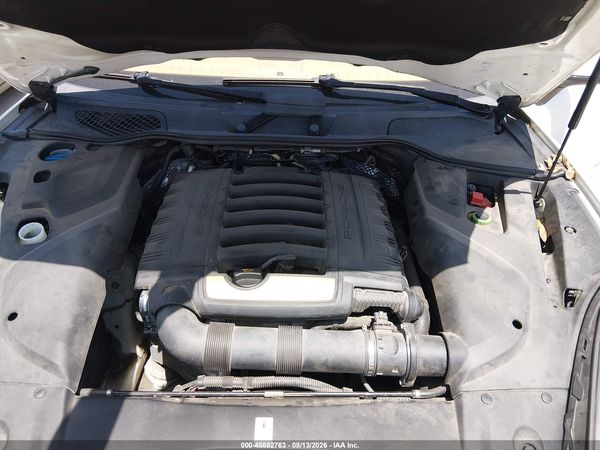 2016 PORSCHE CAYENNE