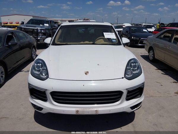 2016 PORSCHE CAYENNE