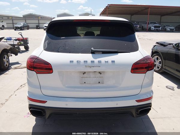 2016 PORSCHE CAYENNE