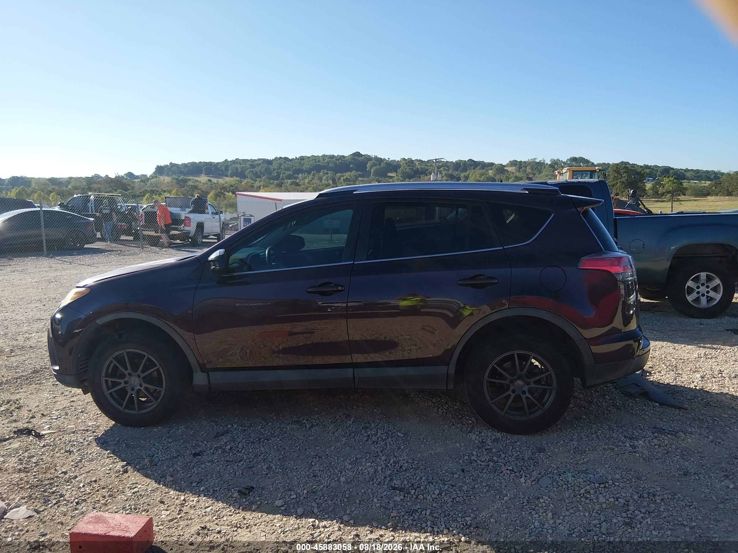 2016 TOYOTA RAV4 LE