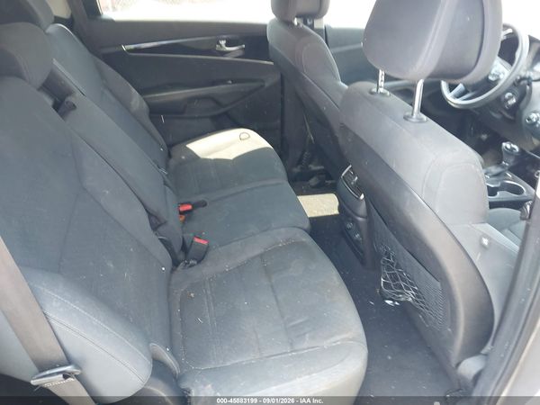 2016 KIA SORENTO 3.3L LX — I8