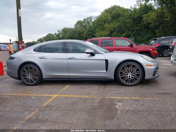 2018 PORSCHE PANAMERA 4S