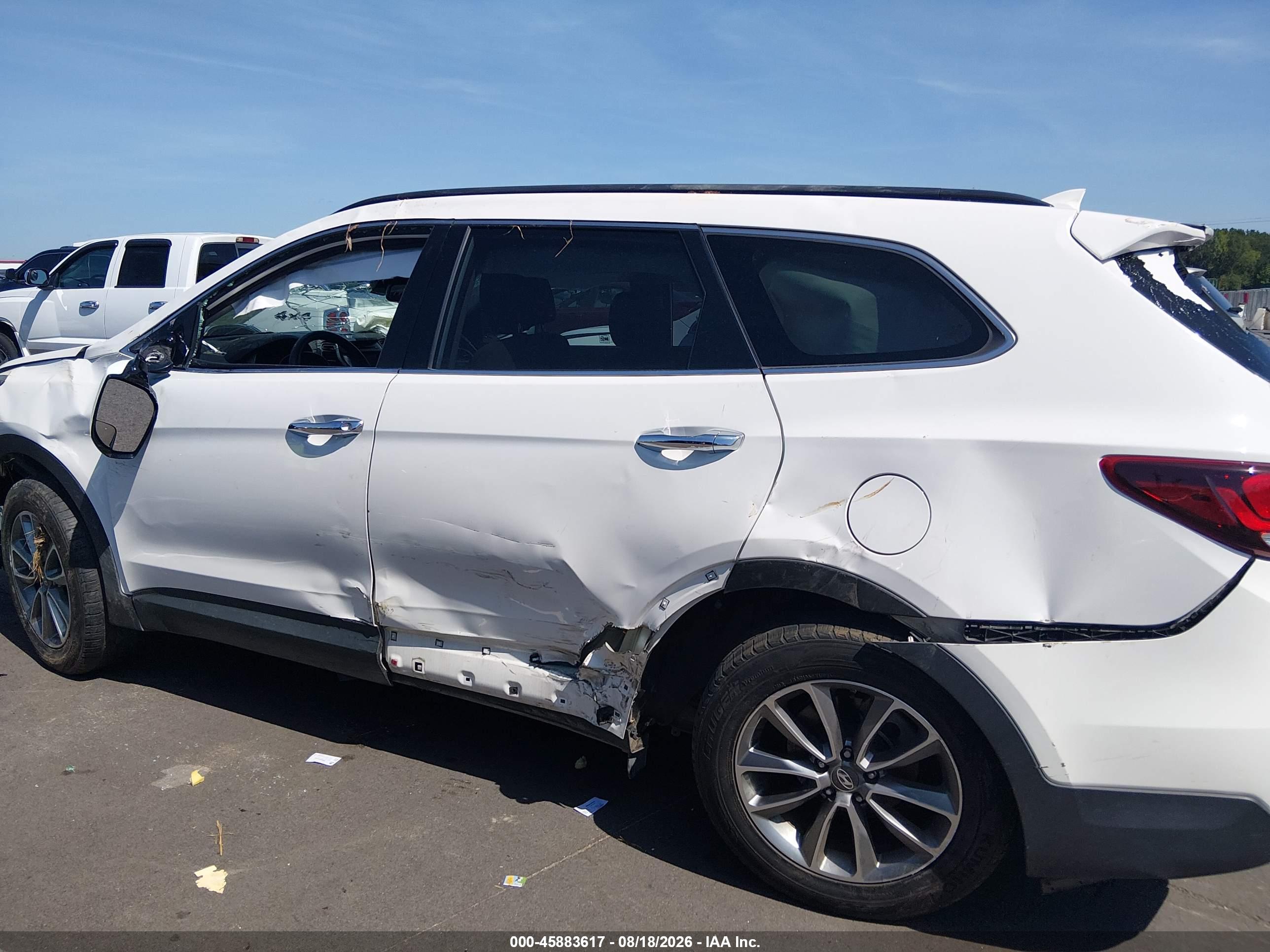 2017 HYUNDAI SANTA FE SE