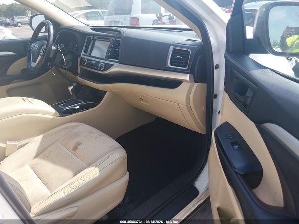 2017 TOYOTA HIGHLANDER LE PLUS