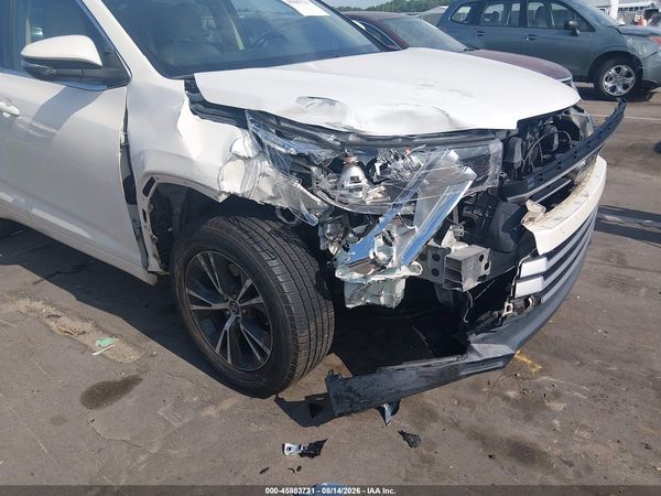 2017 TOYOTA HIGHLANDER LE PLUS