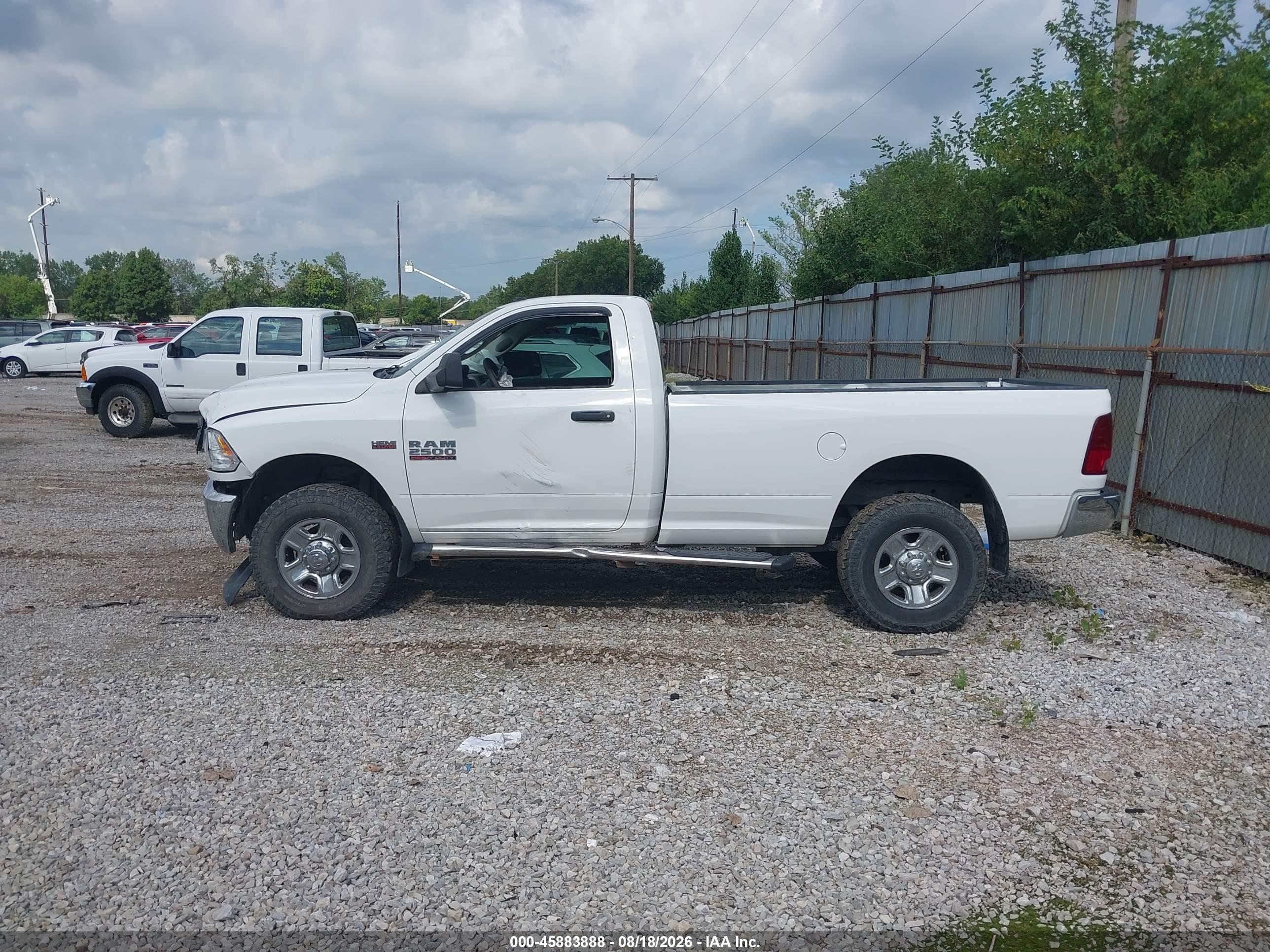 2017 RAM 2500 TRADESMAN  4X4 8' BOX