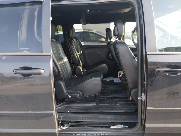 2017 DODGE GRAND CARAVAN GT — I8