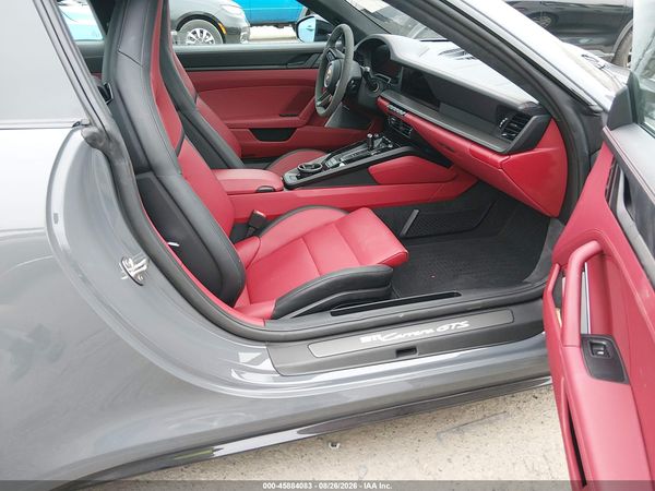 2025 PORSCHE 911