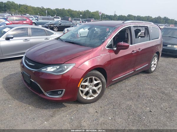 2017 CHRYSLER PACIFICA — I2