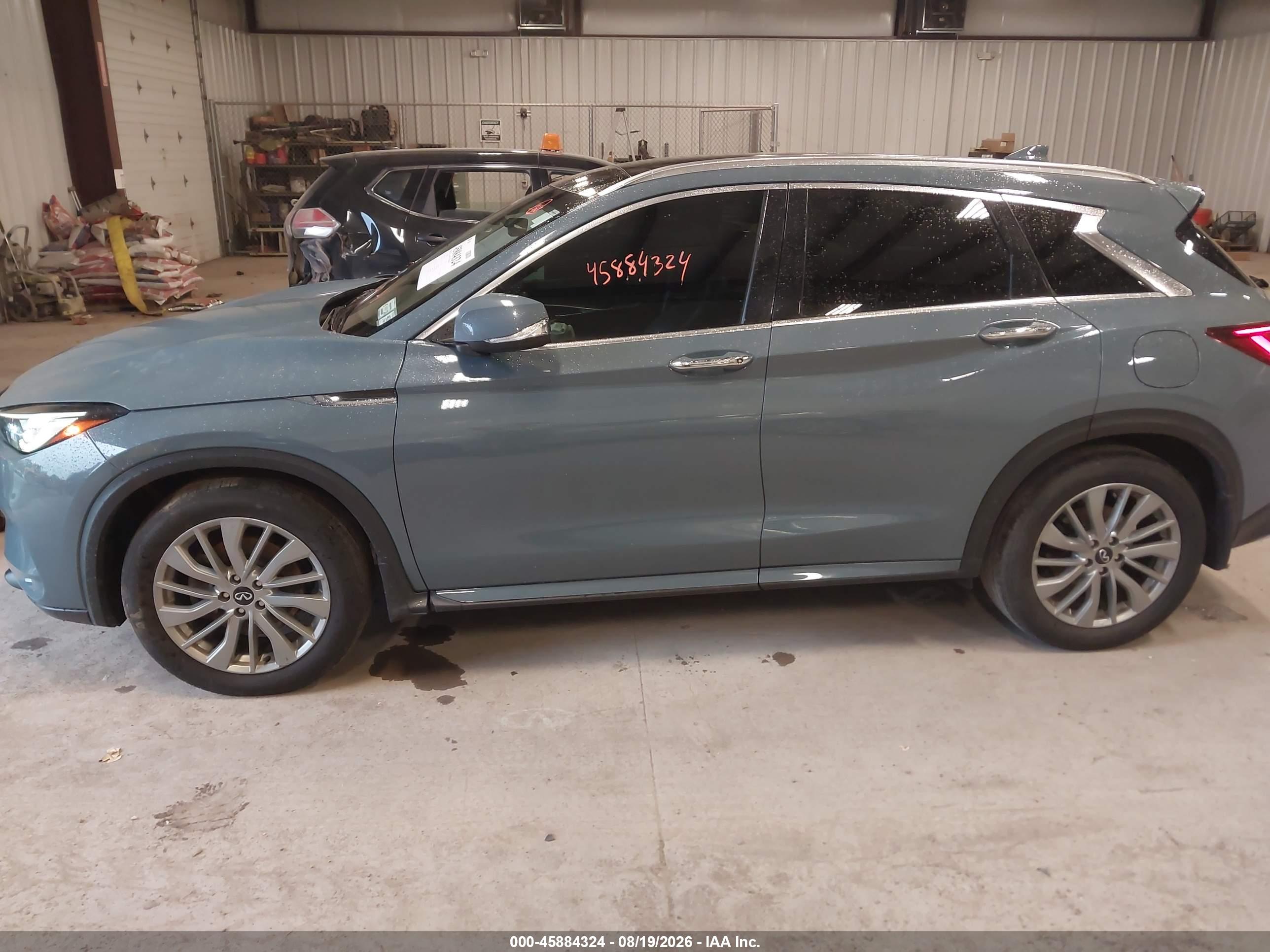 2023 INFINITI QX50 LUXE AWD