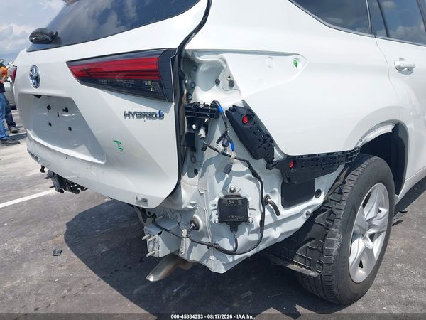 2023 TOYOTA HIGHLANDER HYBRID LE