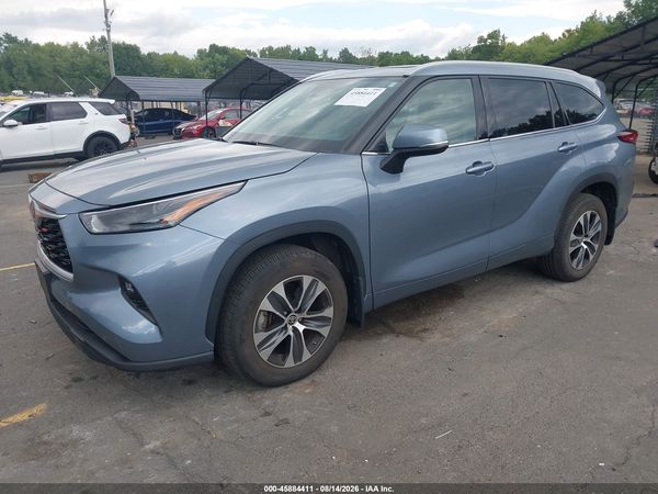 2022 TOYOTA HIGHLANDER XLE