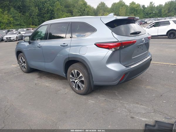 2022 TOYOTA HIGHLANDER XLE
