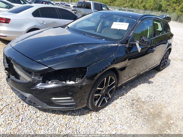 2018 VOLVO V60 T5 DYNAMIC