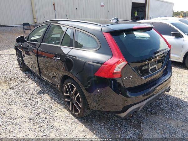 2018 VOLVO V60 T5 DYNAMIC