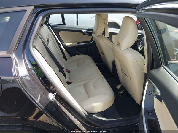 2018 VOLVO V60 T5 DYNAMIC