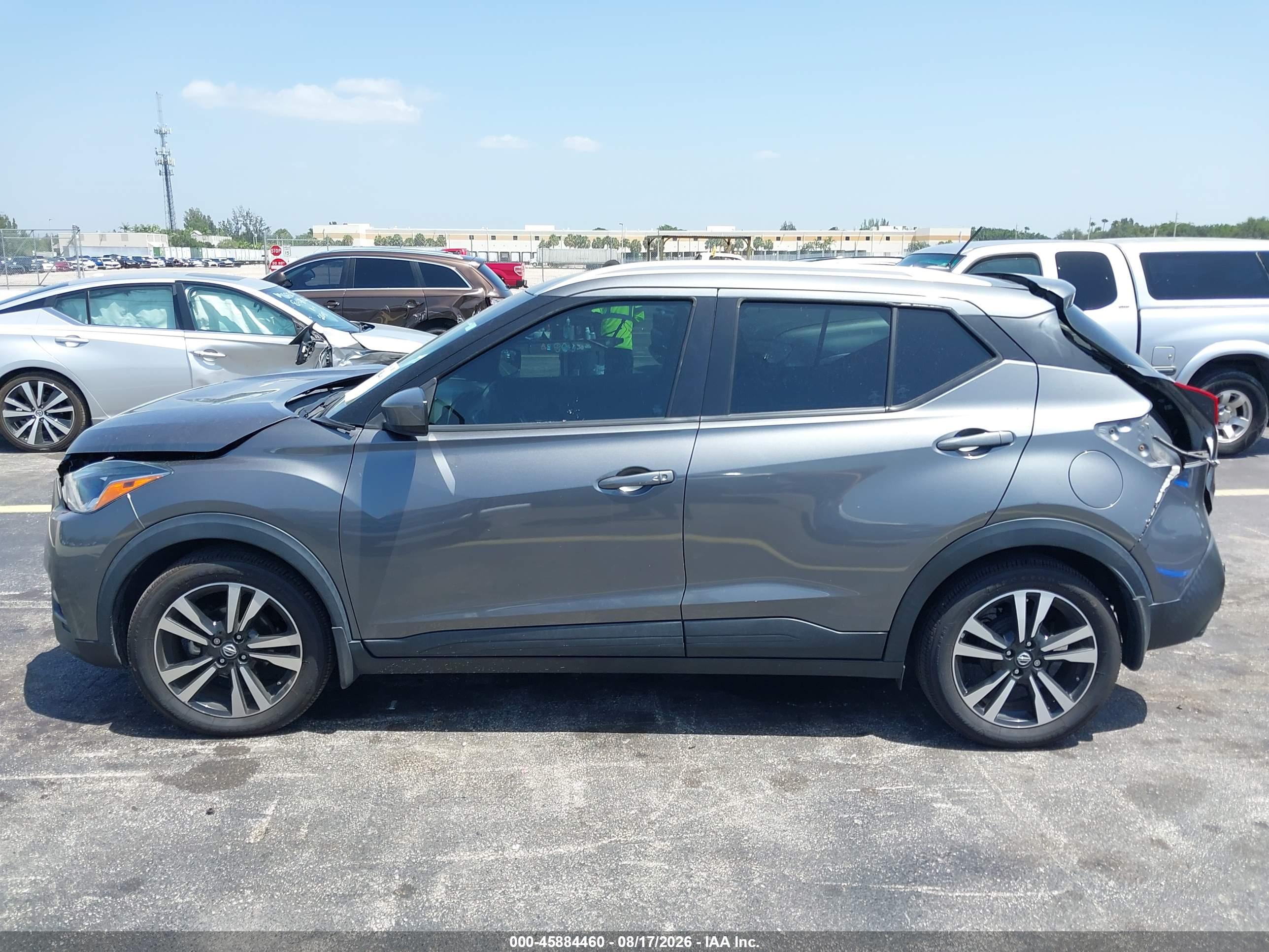 2020 NISSAN KICKS SV XTRONIC CVT