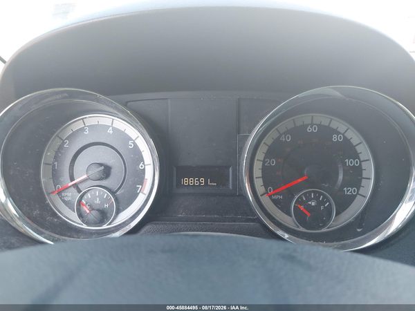 2014 DODGE GRAND CARAVAN SXT — I7