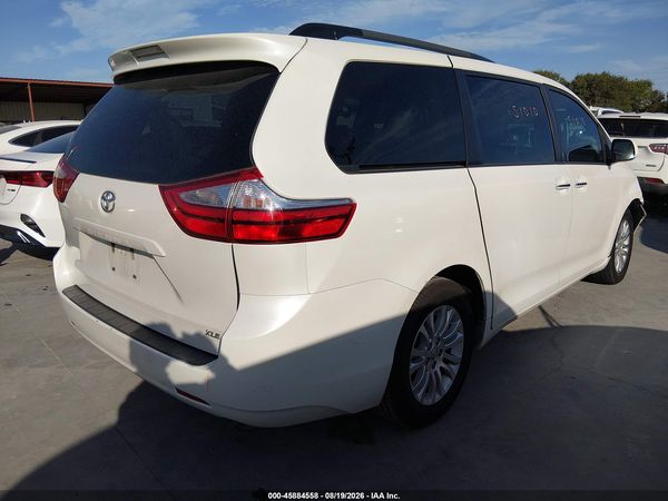 2017 TOYOTA SIENNA XLE 8 PASSENGER — I4