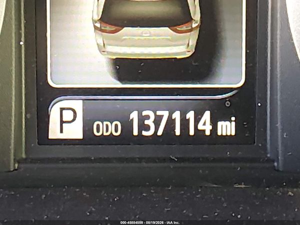 2017 TOYOTA SIENNA XLE 8 PASSENGER — I118